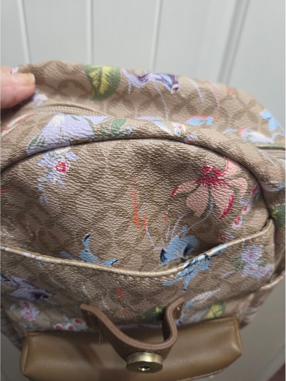 Backpack - Picture 6 of 9